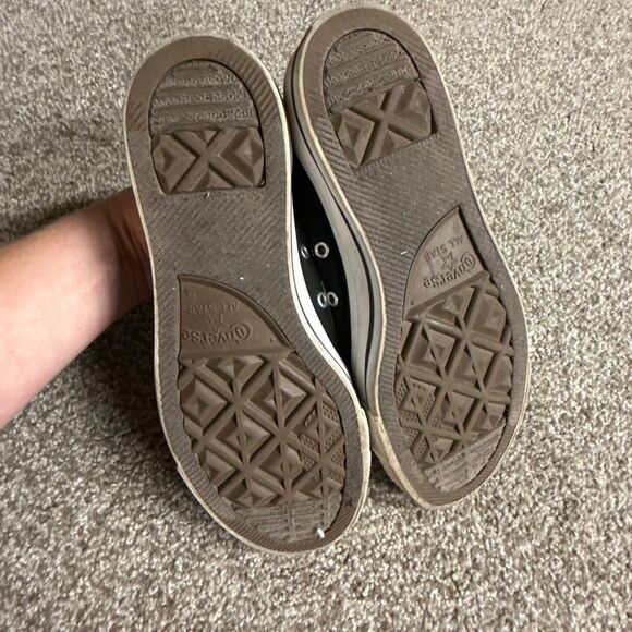 Converse Chuck Taylor Low Tops Size 8 - Picture 4 of 6